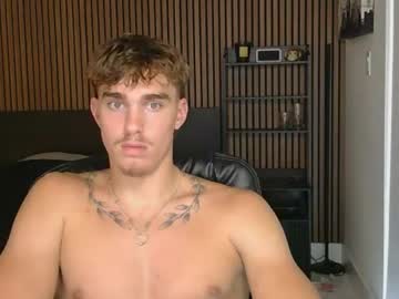 Foto porno Nebunii pe chat marca thenicoryder pe KUR.ro