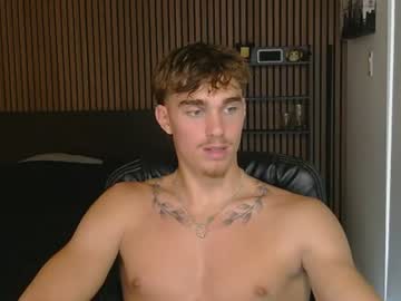 Foto porno Nebunii pe chat marca thenicoryder pe KUR.ro
