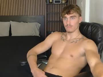 Foto porno Nebunii pe chat marca thenicoryder pe KUR.ro
