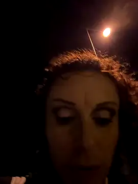 Foto porno therealbeverlycious descoperita pe video chat pe KUR.ro