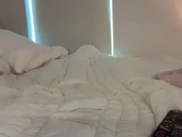 Foto porno tiffanyy9 se dezbraca la web pe Chaturbate pe KUR.ro