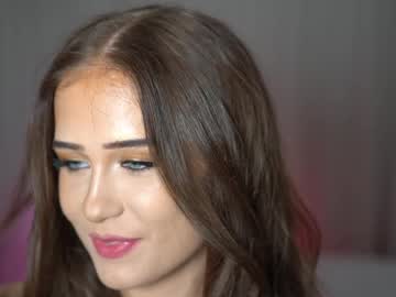 Foto porno tinyxstar ne arata tot la camera pe KUR.ro