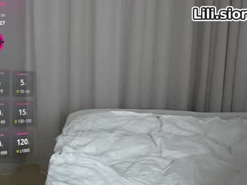 Foto porno tinyxstar ne arata tot la camera pe KUR.ro