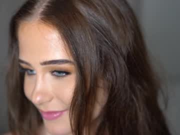 Foto porno tinyxstar ne arata tot la camera pe KUR.ro