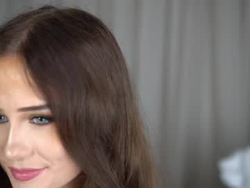 Foto porno tinyxstar ne arata tot la camera pe KUR.ro