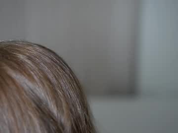 Foto porno tinyxstar ne arata tot la camera pe KUR.ro