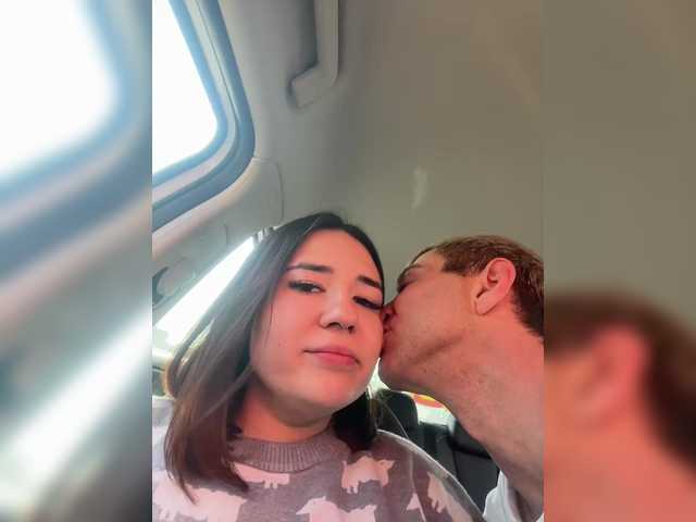 Foto porno trulalalameow se dezbraca la web pe BongaCams pe KUR.ro
