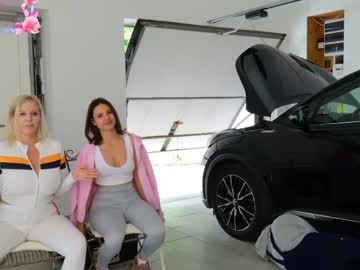 Foto porno tunderose ne arata tot la camera pe KUR.ro