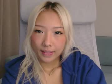 Foto porno Discutii intime cu vivianwinters pe KUR.ro