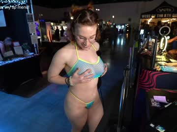 Foto porno vivid_whit ne arata tot la camera pe KUR.ro