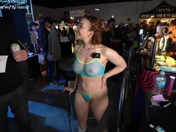 Foto porno vivid_whit ne arata tot la camera pe KUR.ro