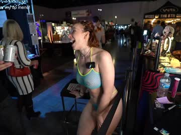 Foto porno vivid_whit ne arata tot la camera pe KUR.ro