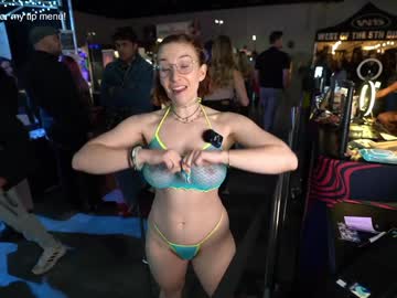 Foto porno vivid_whit ne arata tot la camera pe KUR.ro