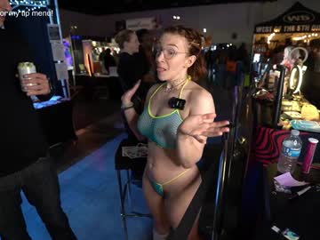 Foto porno vivid_whit ne arata tot la camera pe KUR.ro