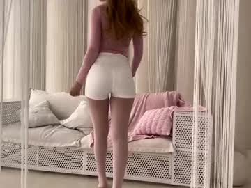 Foto porno wellicaren se dezbraca la web pe Chaturbate pe KUR.ro