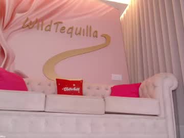 Foto porno wildtequilla se dezbraca la web pe Chaturbate pe KUR.ro