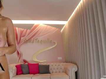 Foto porno wildtequilla se dezbraca la web pe Chaturbate pe KUR.ro