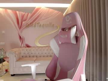 Foto porno wildtequilla se dezbraca la web pe Chaturbate pe KUR.ro