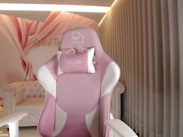 Foto porno wildtequilla se dezbraca la web pe Chaturbate pe KUR.ro