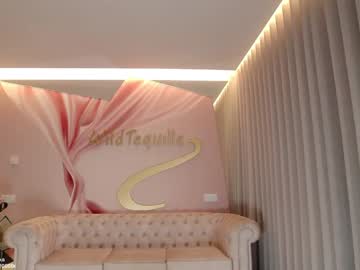 Foto porno wildtequilla se dezbraca la web pe Chaturbate pe KUR.ro