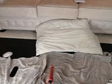 Foto porno wildtequilla se dezbraca la web pe Chaturbate pe KUR.ro