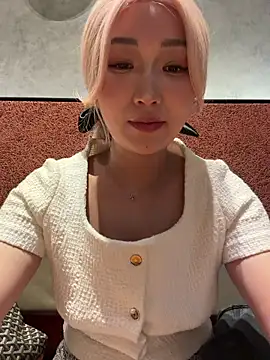 Foto porno winter11 se dezbraca la web pe StripChat pe KUR.ro