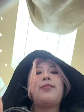 Foto porno winter11 se dezbraca la web pe StripChat pe KUR.ro