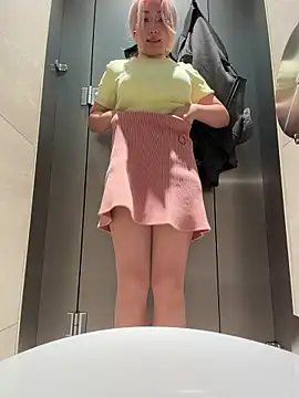 Foto porno winter11 se dezbraca la web pe StripChat pe KUR.ro