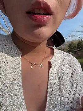 Foto porno winter11 se dezbraca la web pe StripChat pe KUR.ro