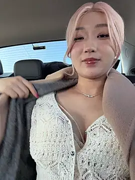 Foto porno winter11 se dezbraca la web pe StripChat pe KUR.ro