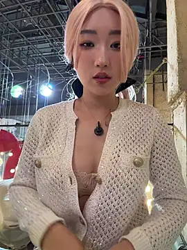 Foto porno winter11 se dezbraca la web pe StripChat pe KUR.ro