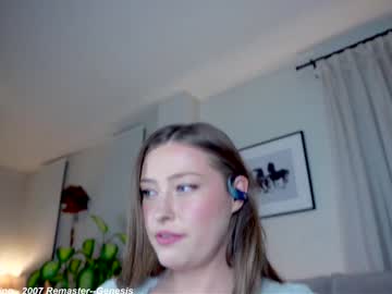 Foto porno x_lily_x se dezbraca la web pe Chaturbate pe KUR.ro