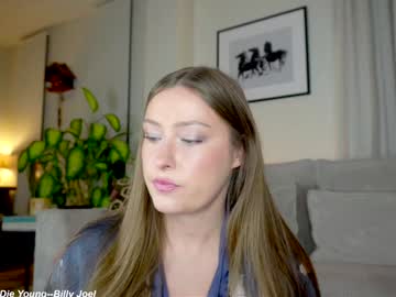 Foto porno x_lily_x se dezbraca la web pe Chaturbate pe KUR.ro