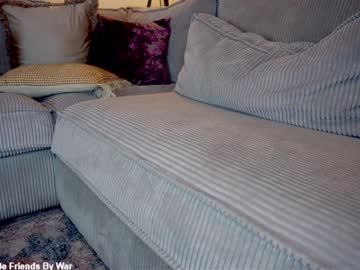 Foto porno Ganduri murdare cu x_lily_x pe KUR.ro