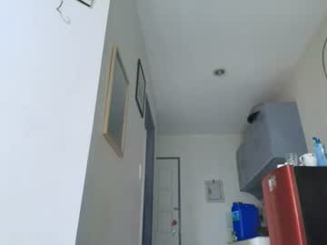 Foto porno xdreamangel ne arata tot la camera pe KUR.ro