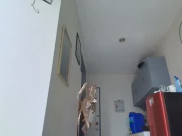 Foto porno xdreamangel ne arata tot la camera pe KUR.ro
