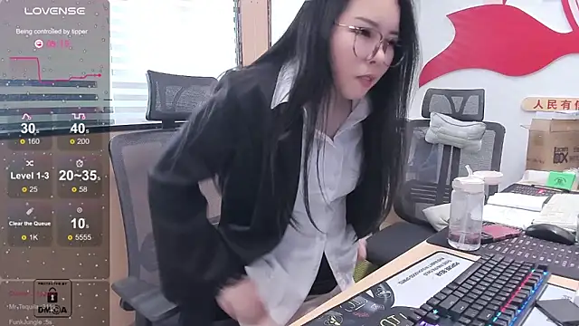 Foto porno Ce sexy este xixiya888 pe KUR.ro