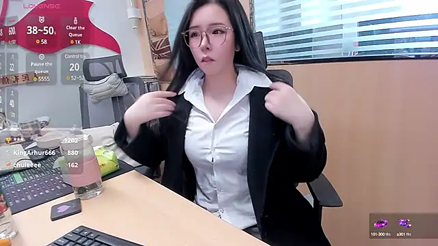 Foto porno Ce sexy este xixiya888 pe KUR.ro