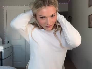 Foto porno xoxoamberr ne arata tot la camera pe KUR.ro