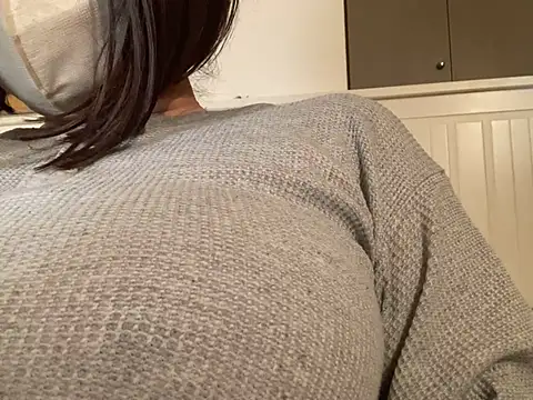 Foto porno Fantezii cu xxxYUKARIxxx pe StripChat pe KUR.ro