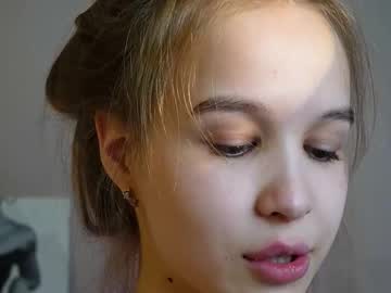 Foto porno Sex online cu yeepshyy pe KUR.ro