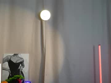 Foto porno Sex online cu yeepshyy pe KUR.ro