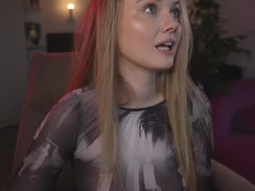 Foto porno your_kat descoperita pe video chat pe KUR.ro