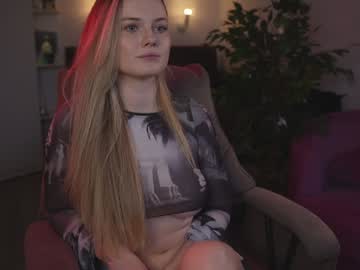 Foto porno your_kat descoperita pe video chat pe KUR.ro