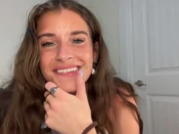 Foto porno yourgirlnicolexo se dezbraca la web pe Chaturbate pe KUR.ro