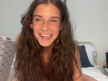 Foto porno yourgirlnicolexo se dezbraca la web pe Chaturbate pe KUR.ro