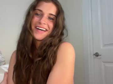 Foto porno yourgirlnicolexo se dezbraca la web pe Chaturbate pe KUR.ro