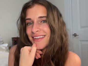 Foto porno yourgirlnicolexo se dezbraca la web pe Chaturbate pe KUR.ro