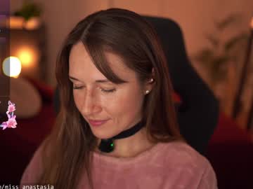 Foto porno yours_anastasia descoperita pe video chat pe KUR.ro