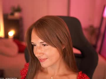 Foto porno yours_anastasia descoperita pe video chat pe KUR.ro